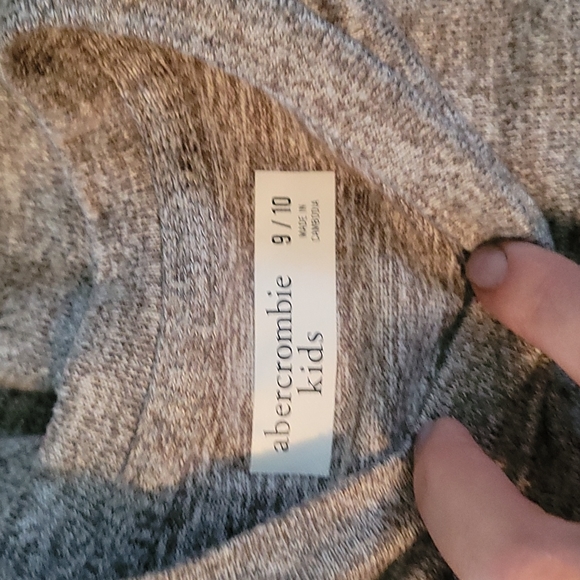 Long sleeve sweater style - Picture 3 of 3